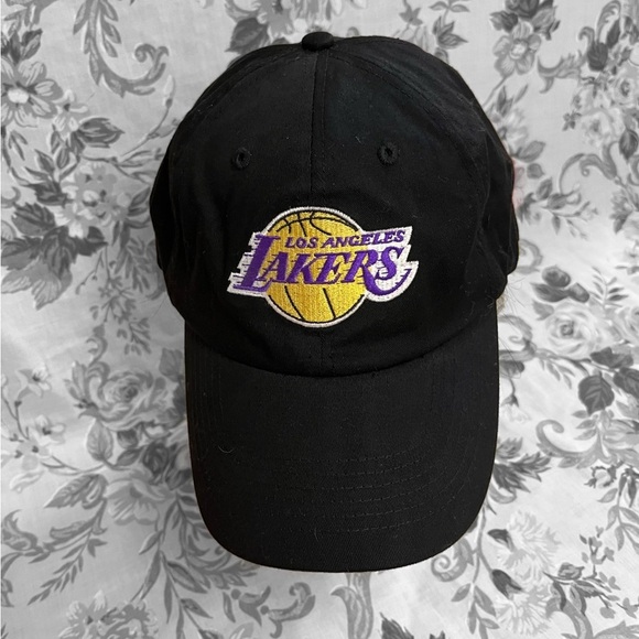 Vintage lakers hat